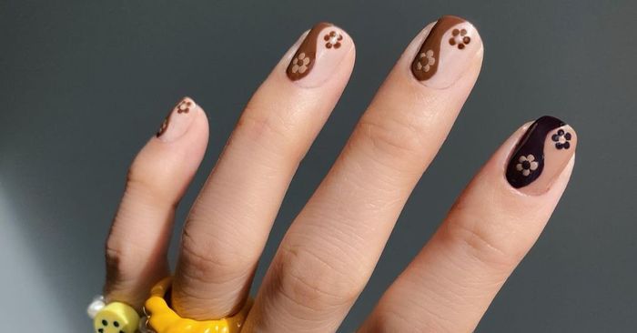 ’70s Nail Art Is Everywhere Right Now—Here Are 10 Looks