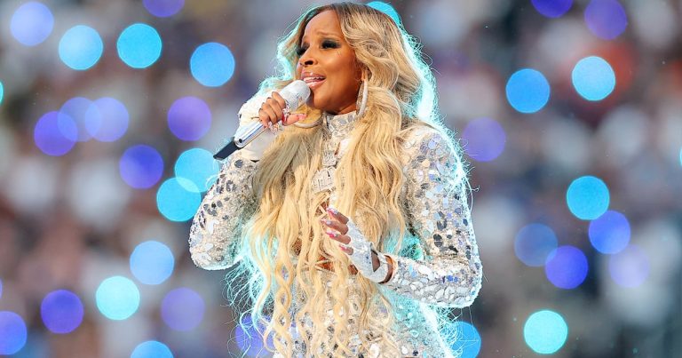 Mary J. Blige Shines at Super Bowl Halftime Show in