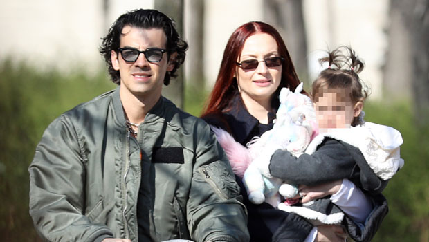 Pregnant Sophie Turner & Joe Jonas Tour Paris With Daughter